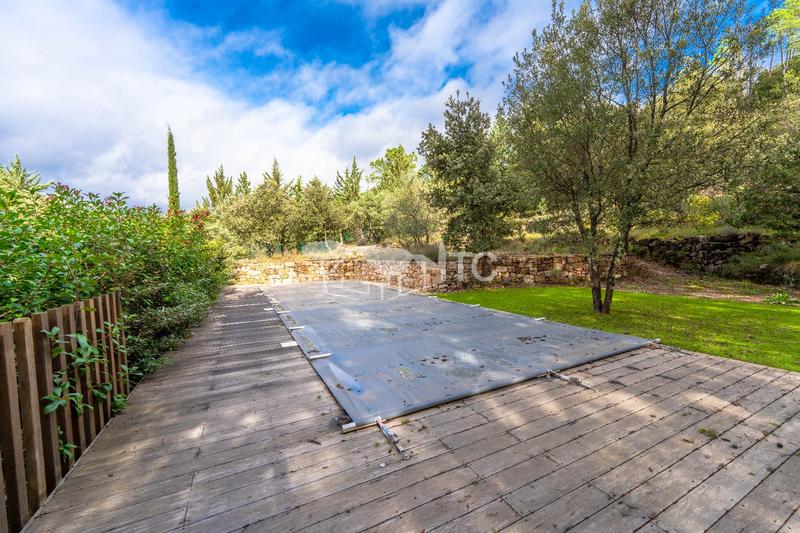 Maison - 204 m² - 8 pièces