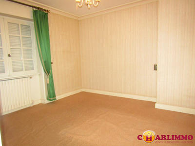 Maison traditionnelle - 162 m² - 6 pièces