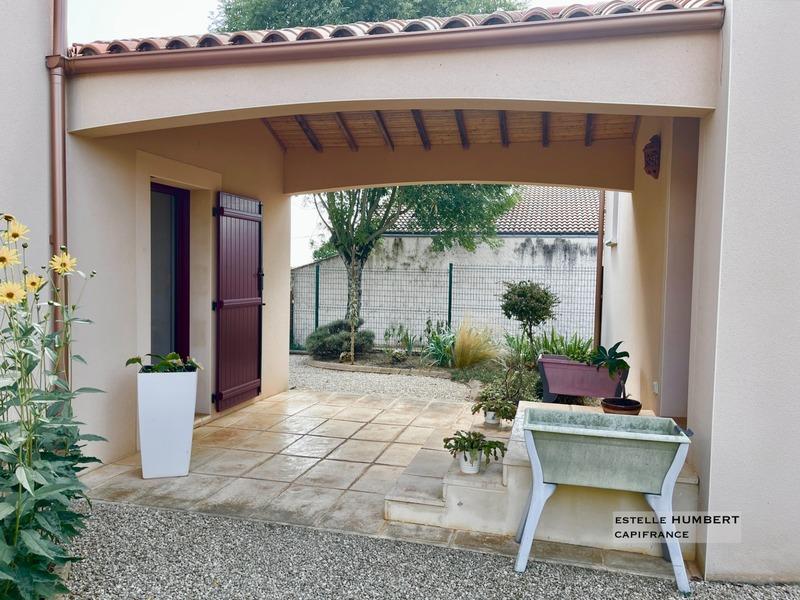 Maison - 223 m² - 8 pièces