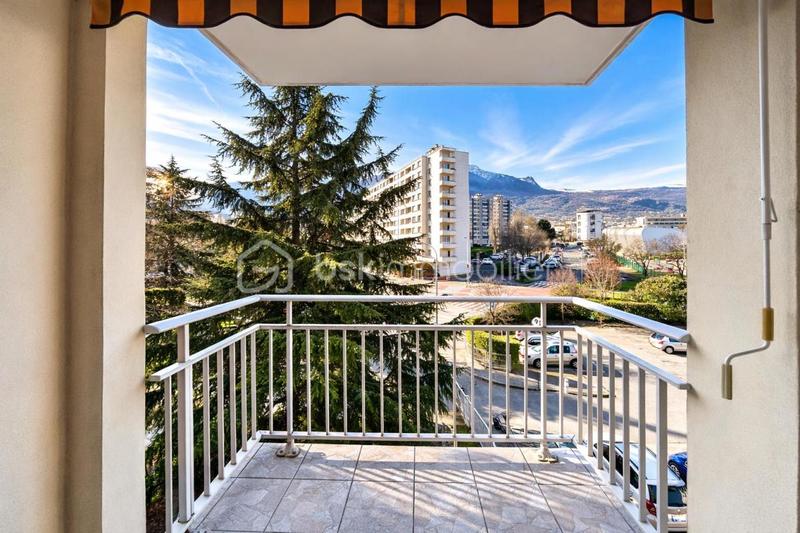 Appartement - 80 m² - 3 pièces