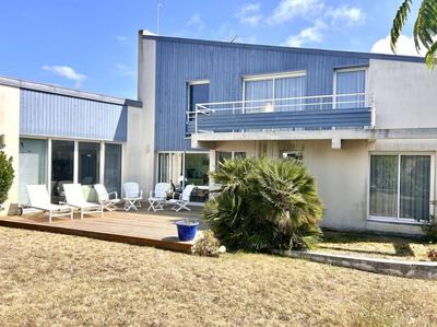 Maison - 160 m² - 7 pièces