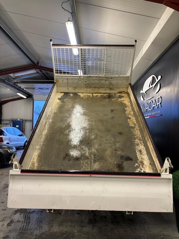 Mitsubishi Canter Fuso Mitsubishi - Camion Benne