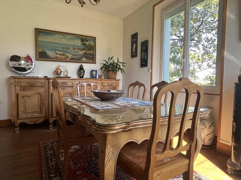 Maison - 200 m² - 7 pièces