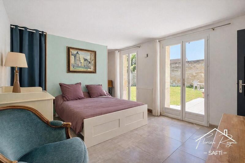 Maison - 234 m² - 8 pièces