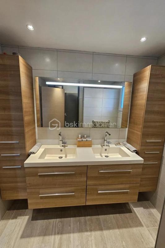 Villa - 166 m² - 6 pièces