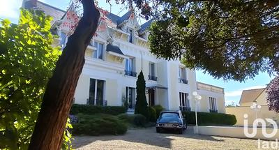 Maison - 400 m² - 12 pièces