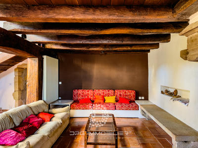 Maison de village - 310 m² - 14 pièces