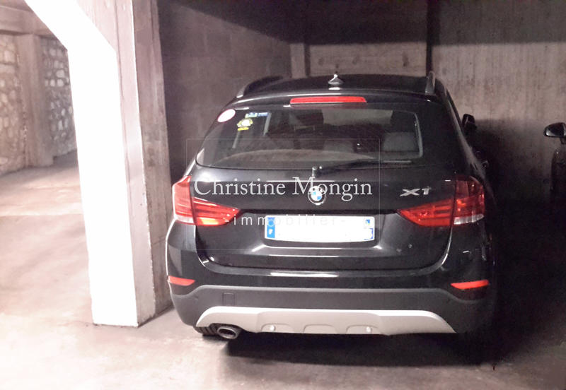 Parking / Garage - 8 m²