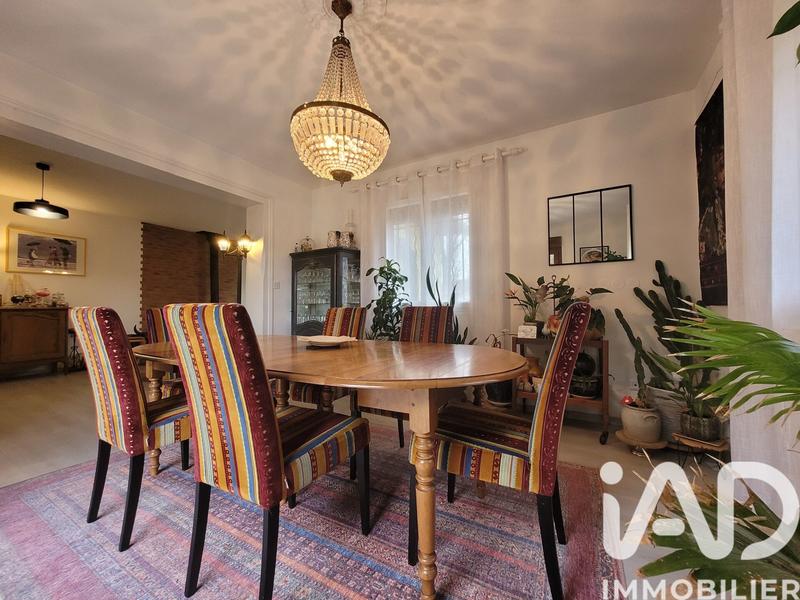 Maison - 232 m² - 8 pièces