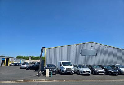 Local commercial - 330 m² - 3 pièces