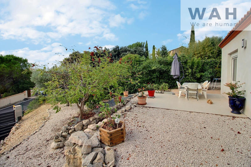 Maison - 225 m² - 8 pièces