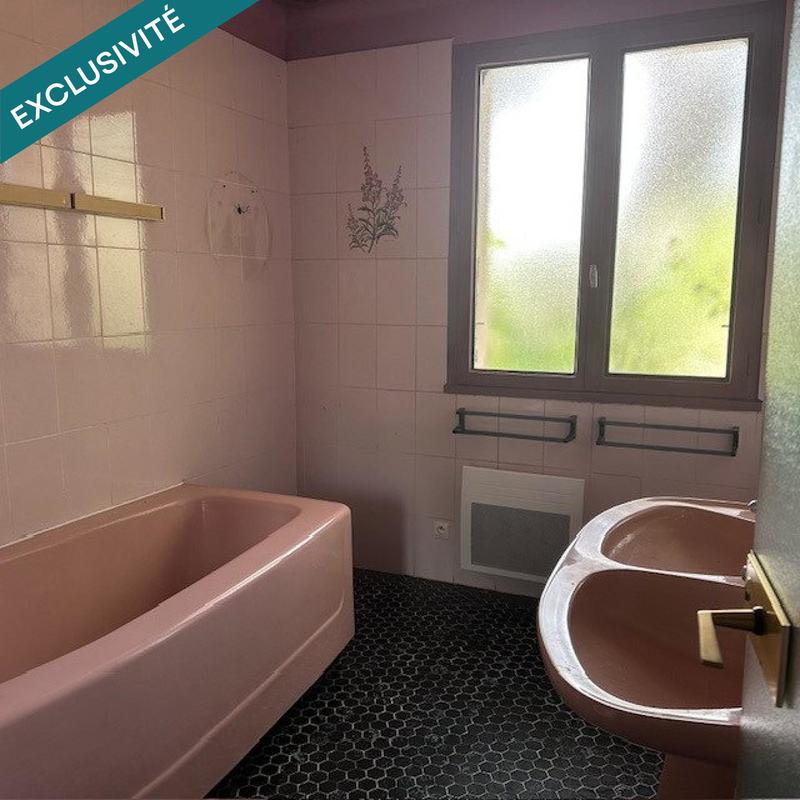 Maison - 220 m² - 8 pièces