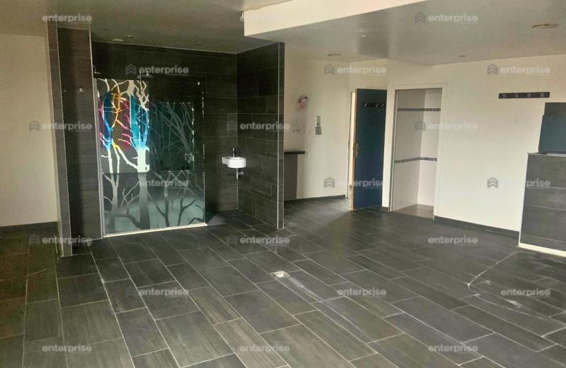 Local d'activité / Entrepôt - 897 m²