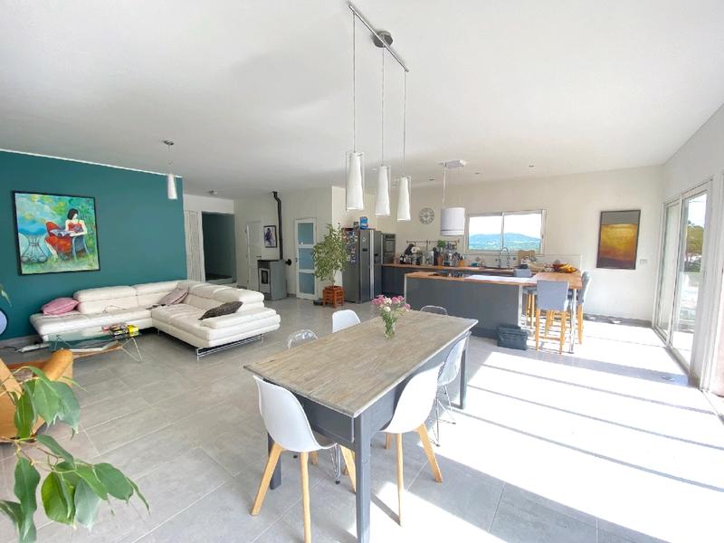 Villa - 177 m² - 7 pièces