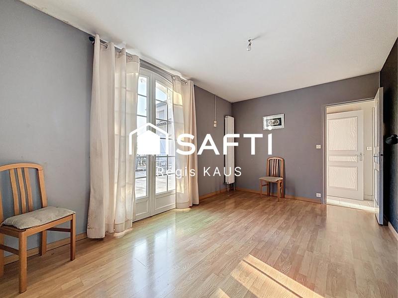 Maison - 240 m² - 10 pièces