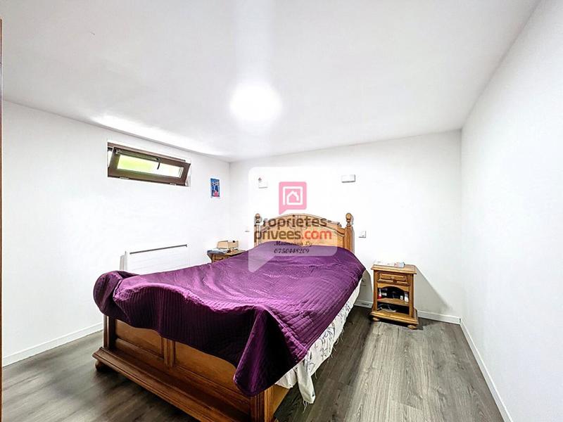 Maison - 240 m² - 18 pièces