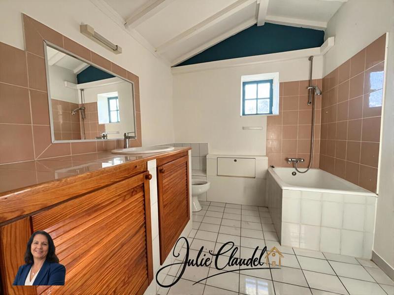 Maison - 151 m² - 7 pièces