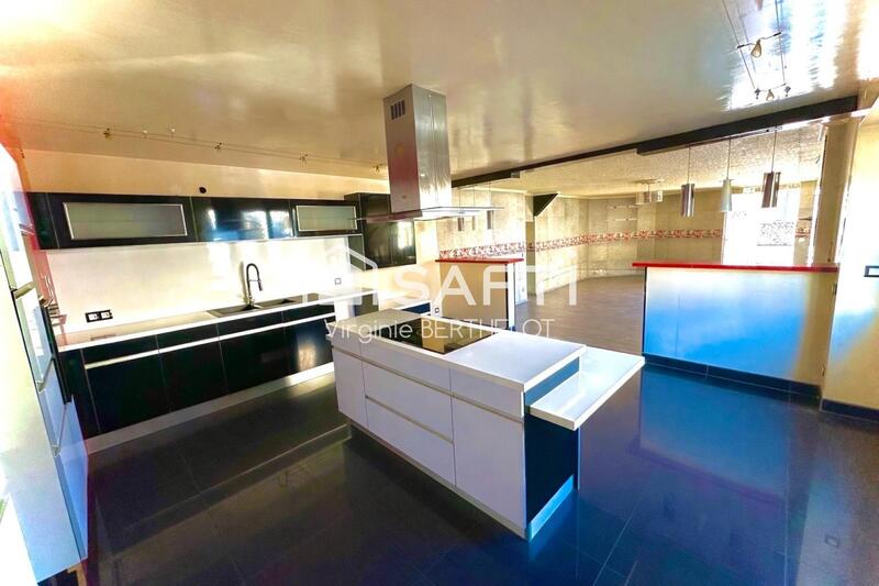 Maison - 165 m² - 6 pièces