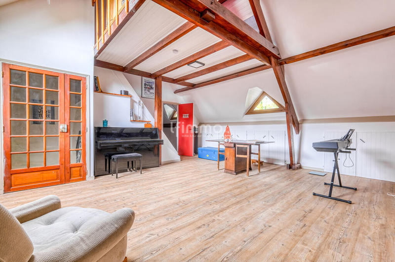 Maison - 155 m² - 9 pièces