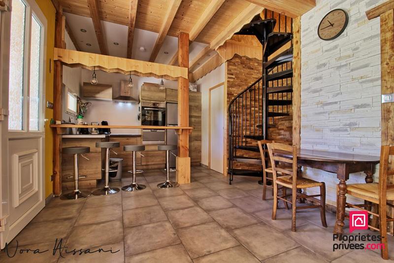 Demeure - 1 000 m² - 15 pièces