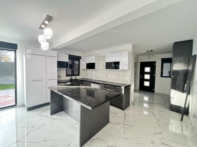 Maison - 114 m² - 4 pièces