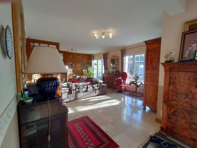 Propriété - 178 m² - 9 pièces