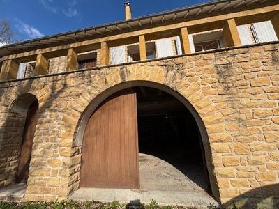 Maison traditionnelle - 175 m² - 6 pièces