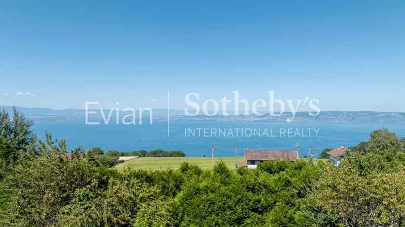 Maison - 230 m² - 8 pièces