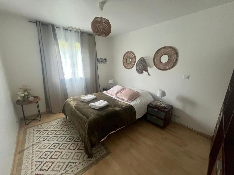 Propriété - 190 m² - 8 pièces