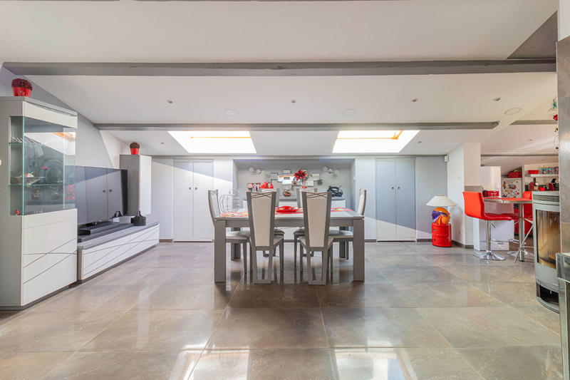 Maison - 200 m² - 4 pièces