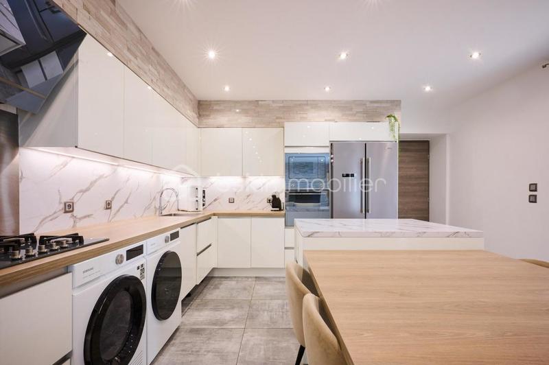 Appartement - 86 m² - 4 pièces