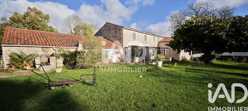 Maison - 245 m² - 8 pièces
