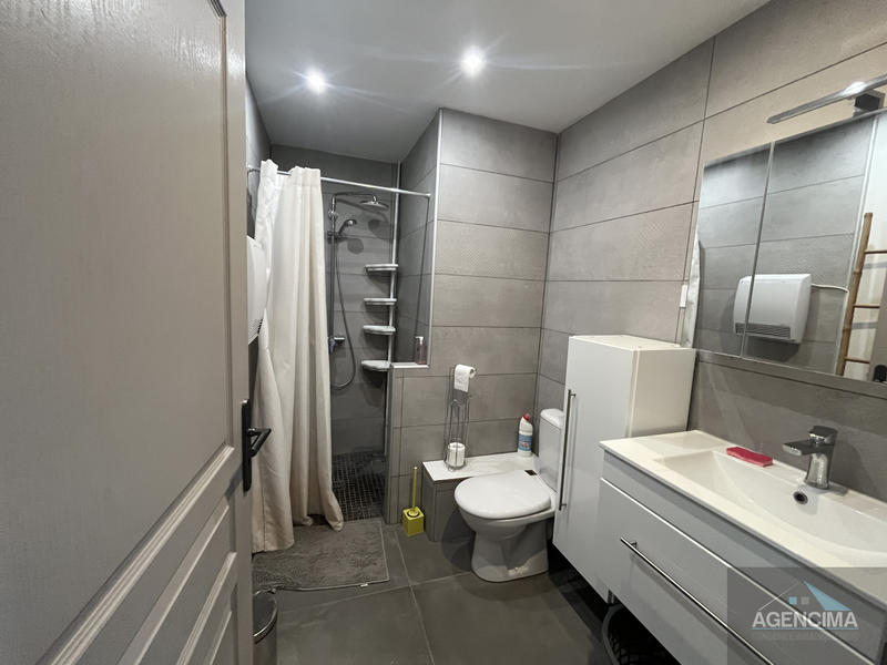 Maison - 190 m² - 9 pièces