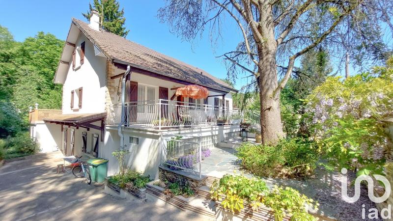 Maison - 215 m² - 8 pièces