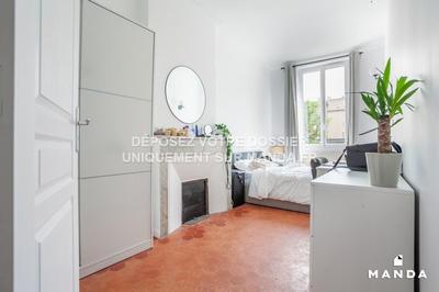 Chambre - 11 m² - 5 pièces