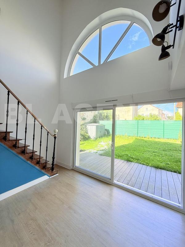 Maison traditionnelle - 121 m² - 6 pièces