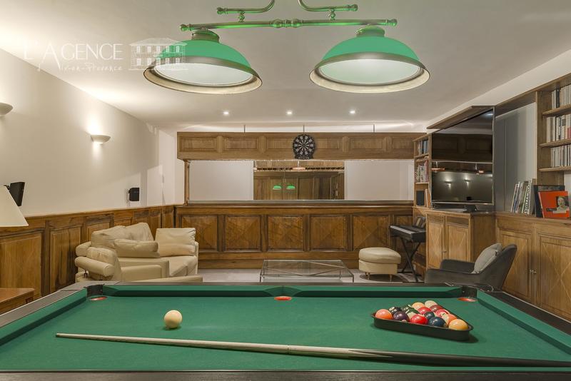 Maison - 296 m² - 8 pièces