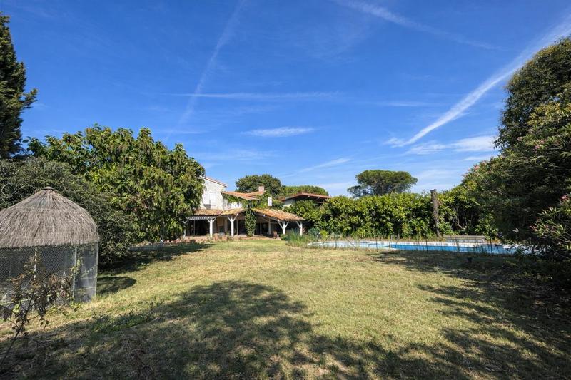 Maison - 219 m² - 6 pièces