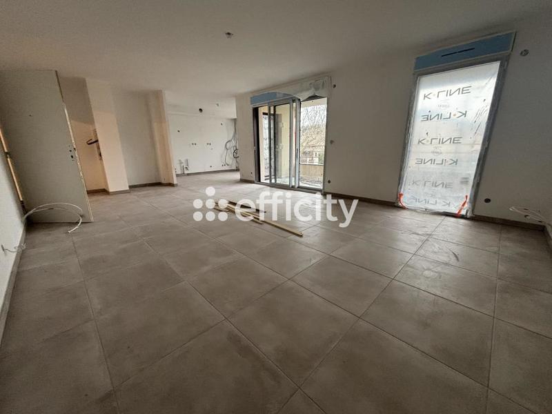 Appartement - 90 m² - 4 pièces