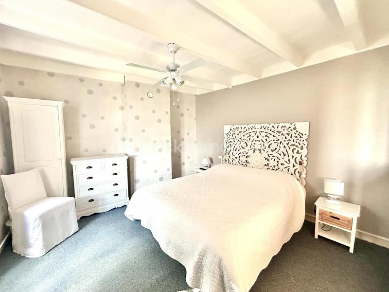 Maison en pierre - 130 m² - 5 pièces