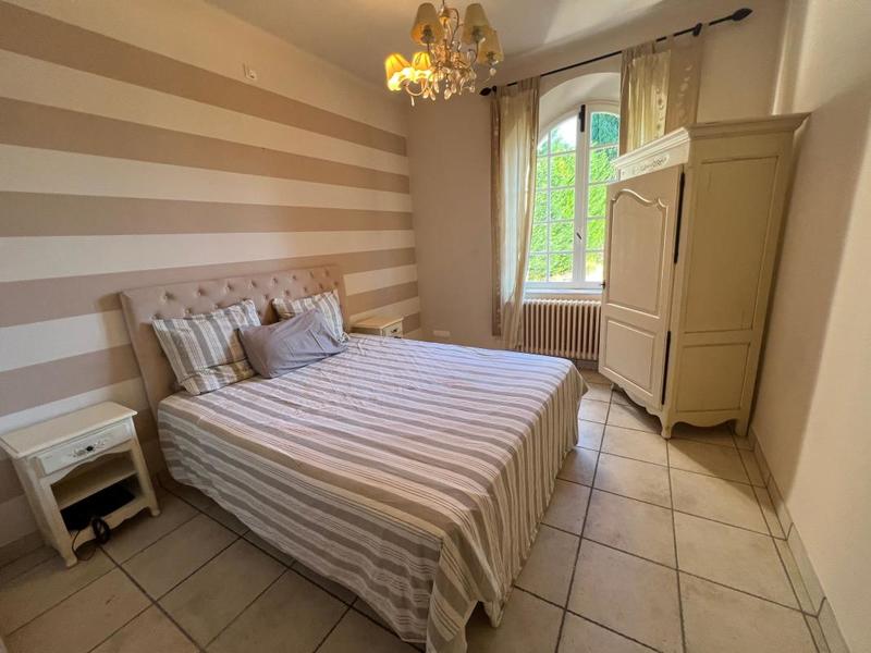 Maison - 275 m² - 6 pièces