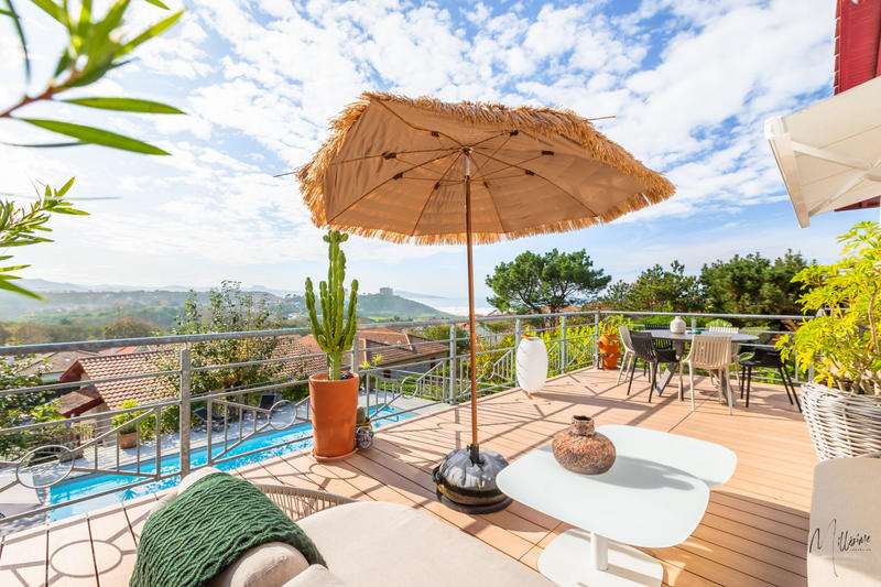 Maison - 207 m² - 8 pièces