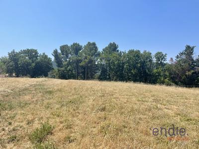Terrain constructible - 1 730 m²