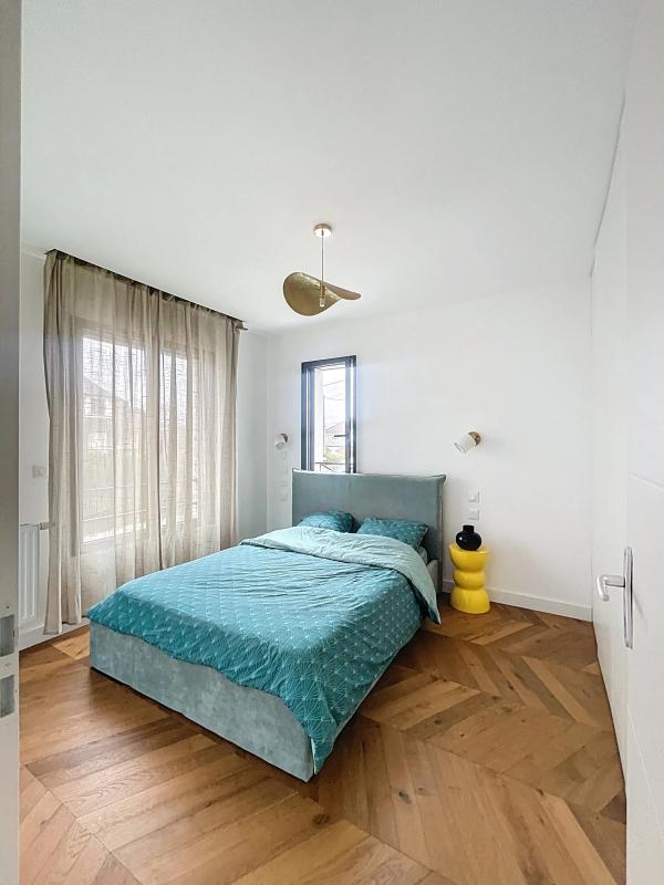 Maison - 181 m² - 7 pièces