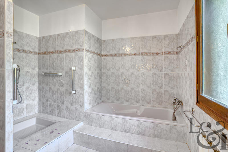 Maison - 141 m² - 5 pièces