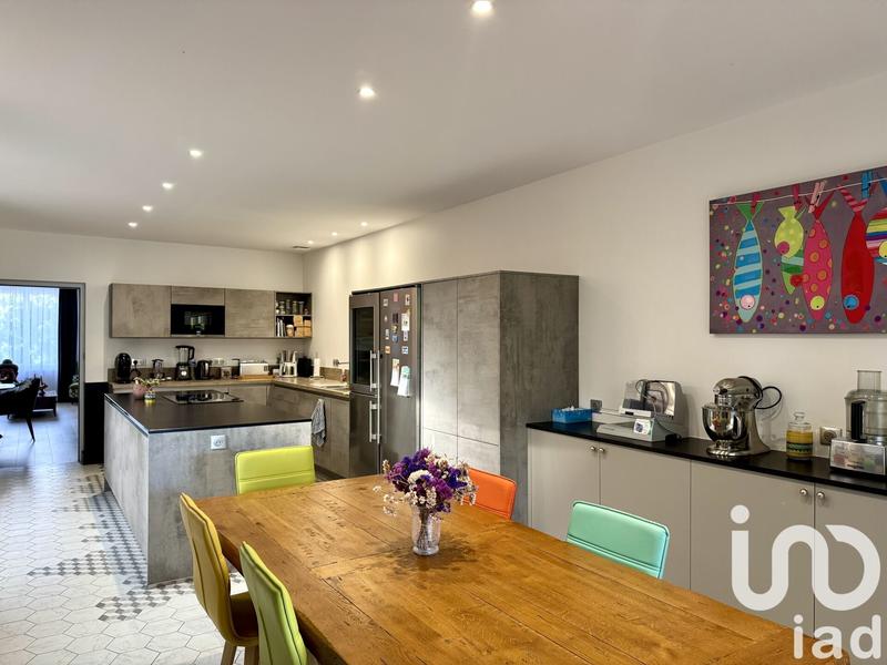 Maison - 200 m² - 6 pièces