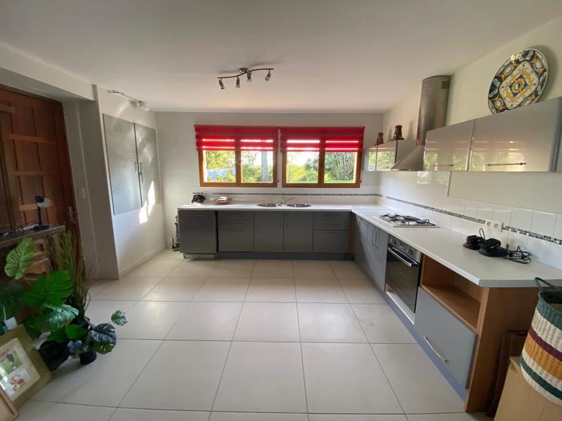 Maison - 244 m² - 7 pièces