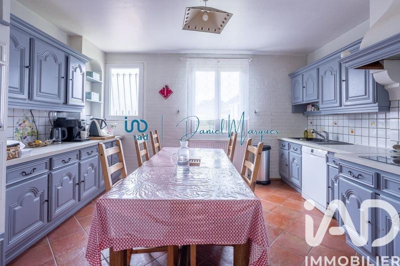 Maison - 225 m² - 8 pièces