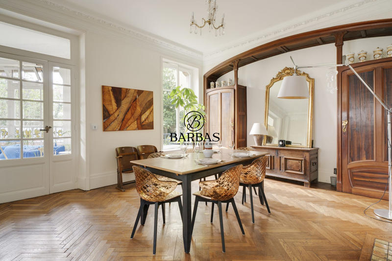 Bureau - 577 m² - 11 pièces