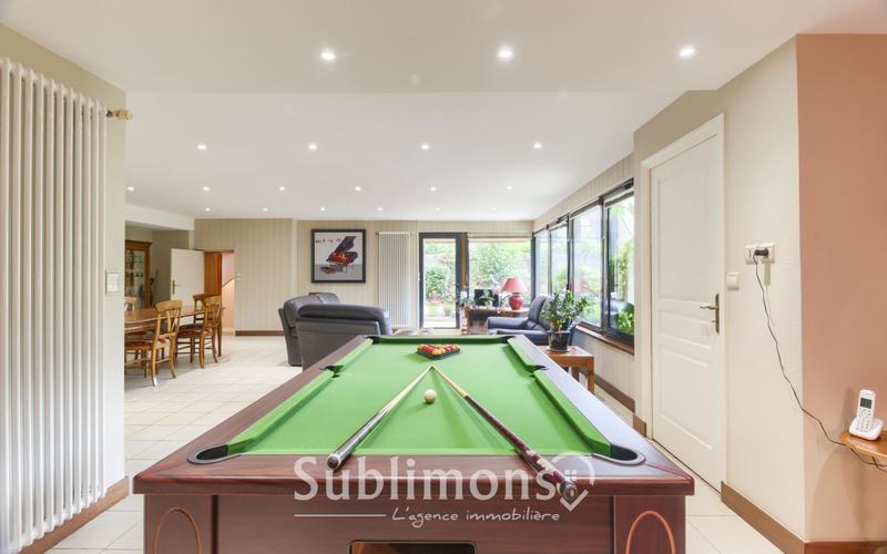 Maison traditionnelle - 230 m² - 7 pièces